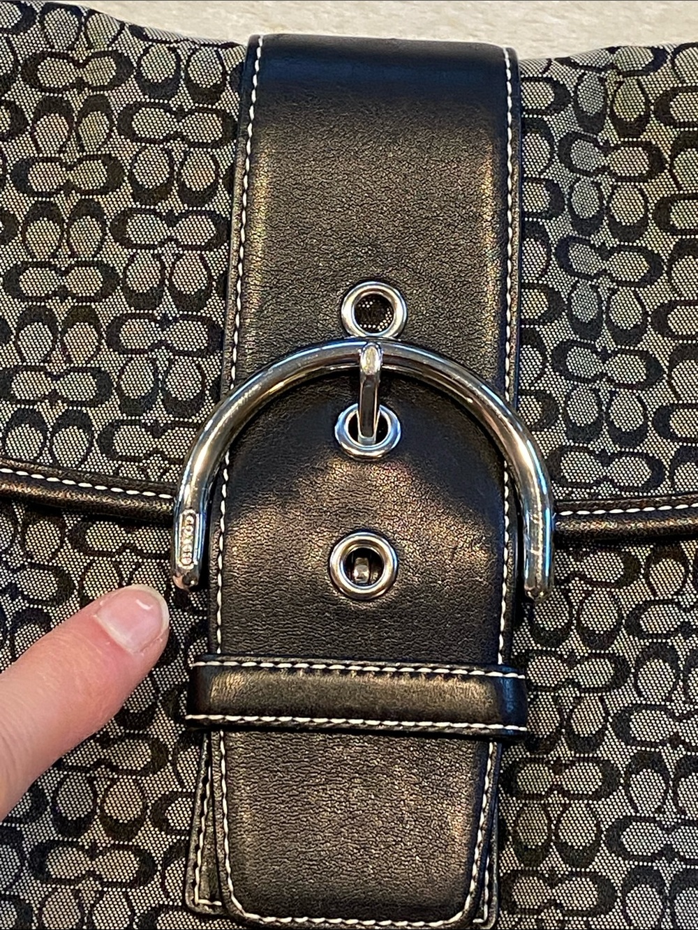 COACH Soho Signature Canvas Shoulder Bag Black Leather Silver Buckle Medium Size - Picture 6 of 17